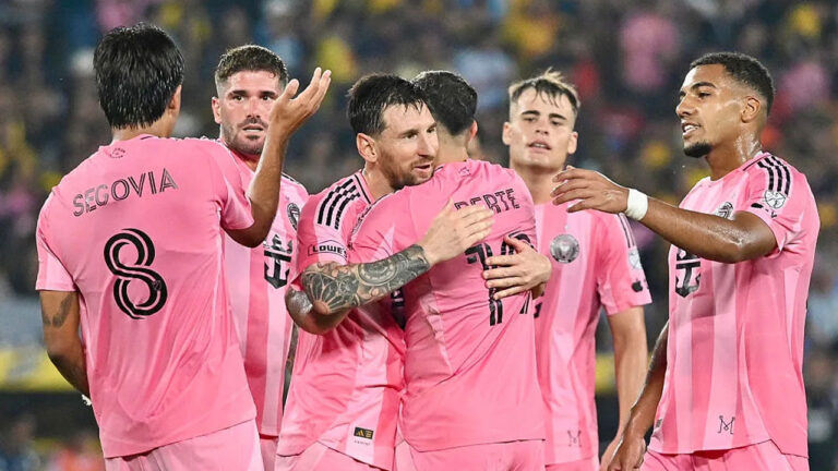 বার্সেলোনার বিপক্ষে মেসির চোখ ধাঁধানো গোল